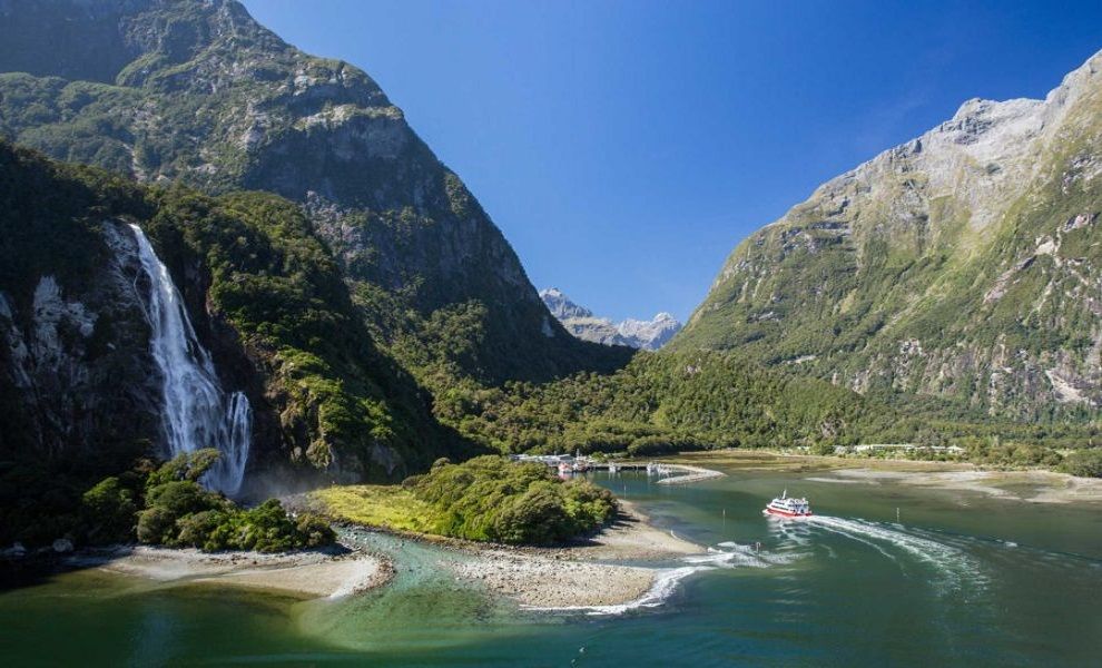 Bowen Falls at Milford Sound - New Zealand